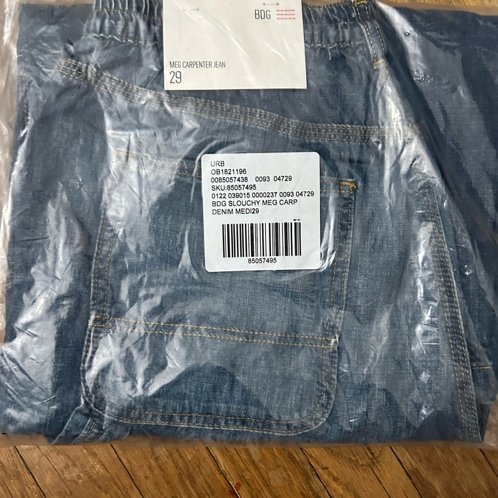 New! BDG Meg Slouchy Cropped Carpenter Jean